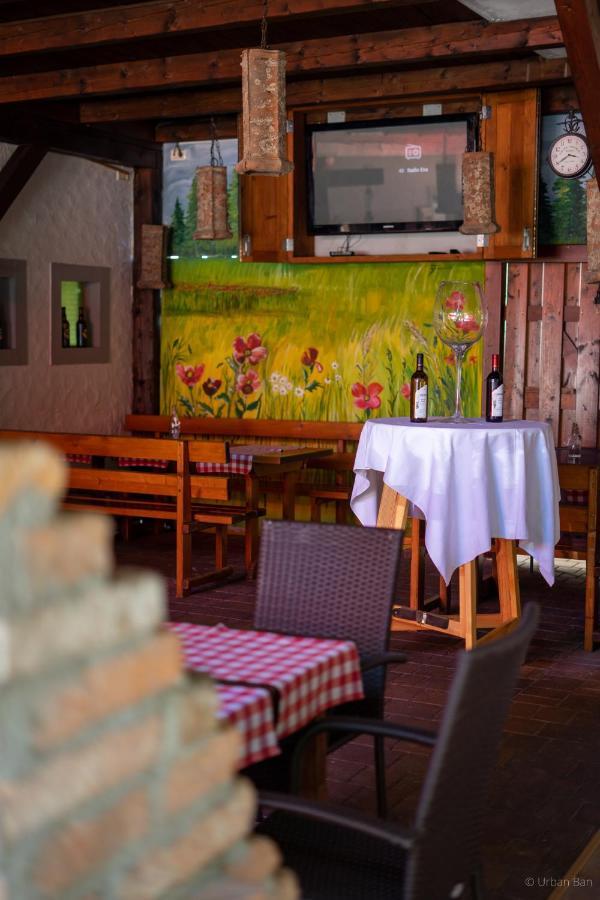 Gostilna Logar Hotemaze Exterior foto