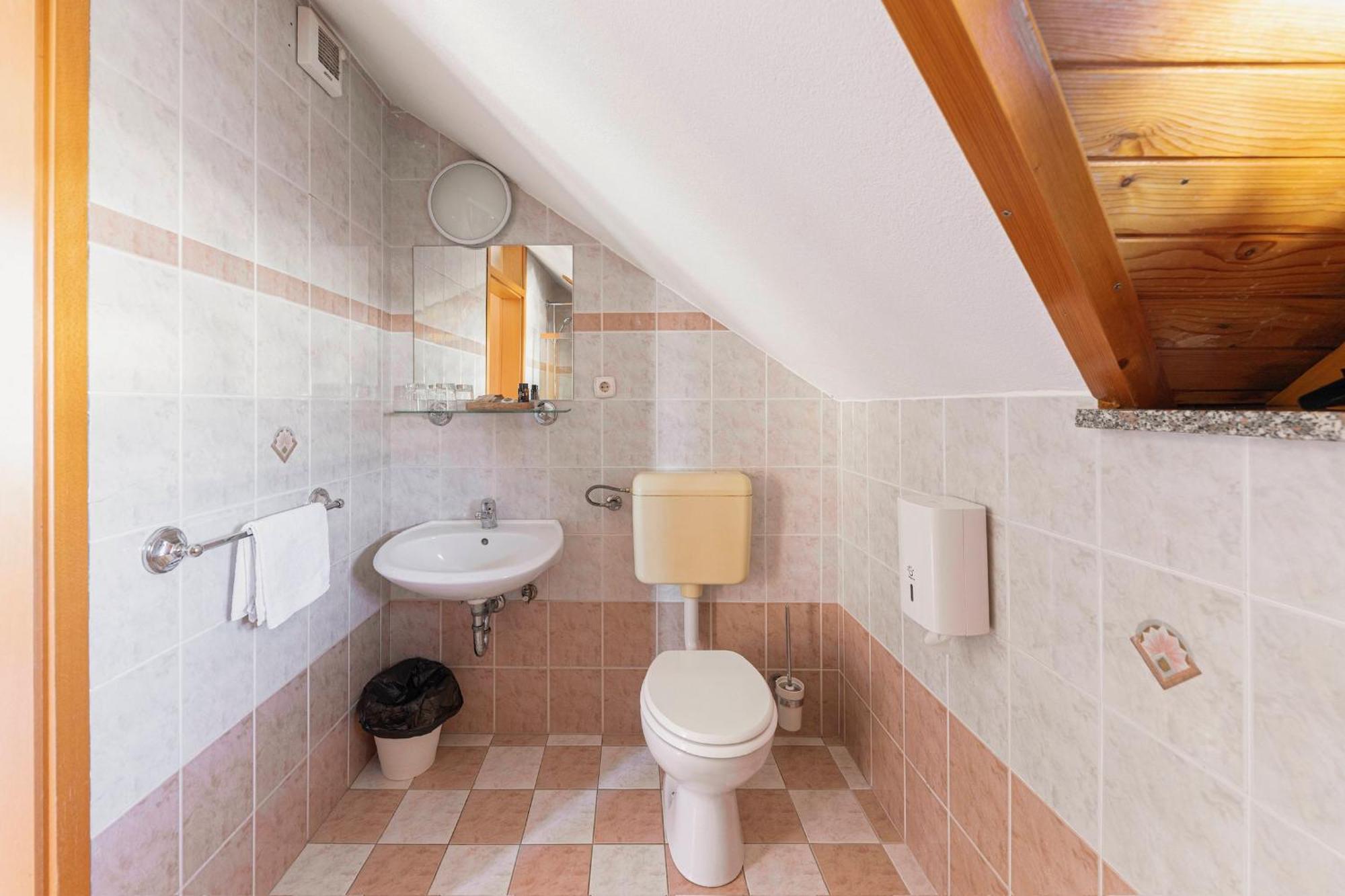 Gostilna Logar Hotemaze Exterior foto