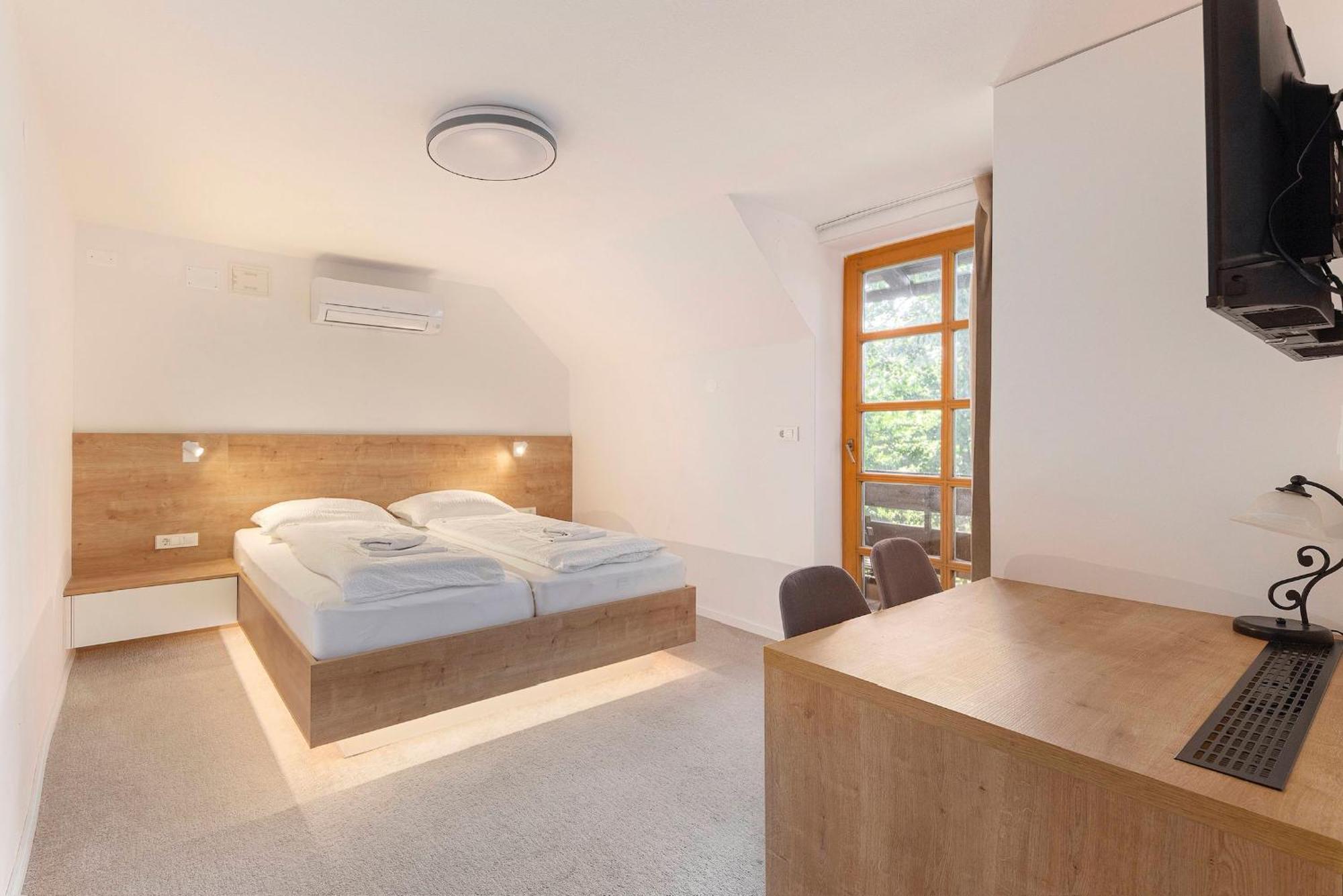 Gostilna Logar Hotemaze Exterior foto
